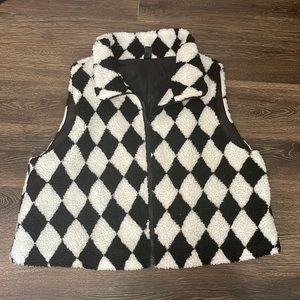 Shein Fleece Black and White Diamond Pattern Vest